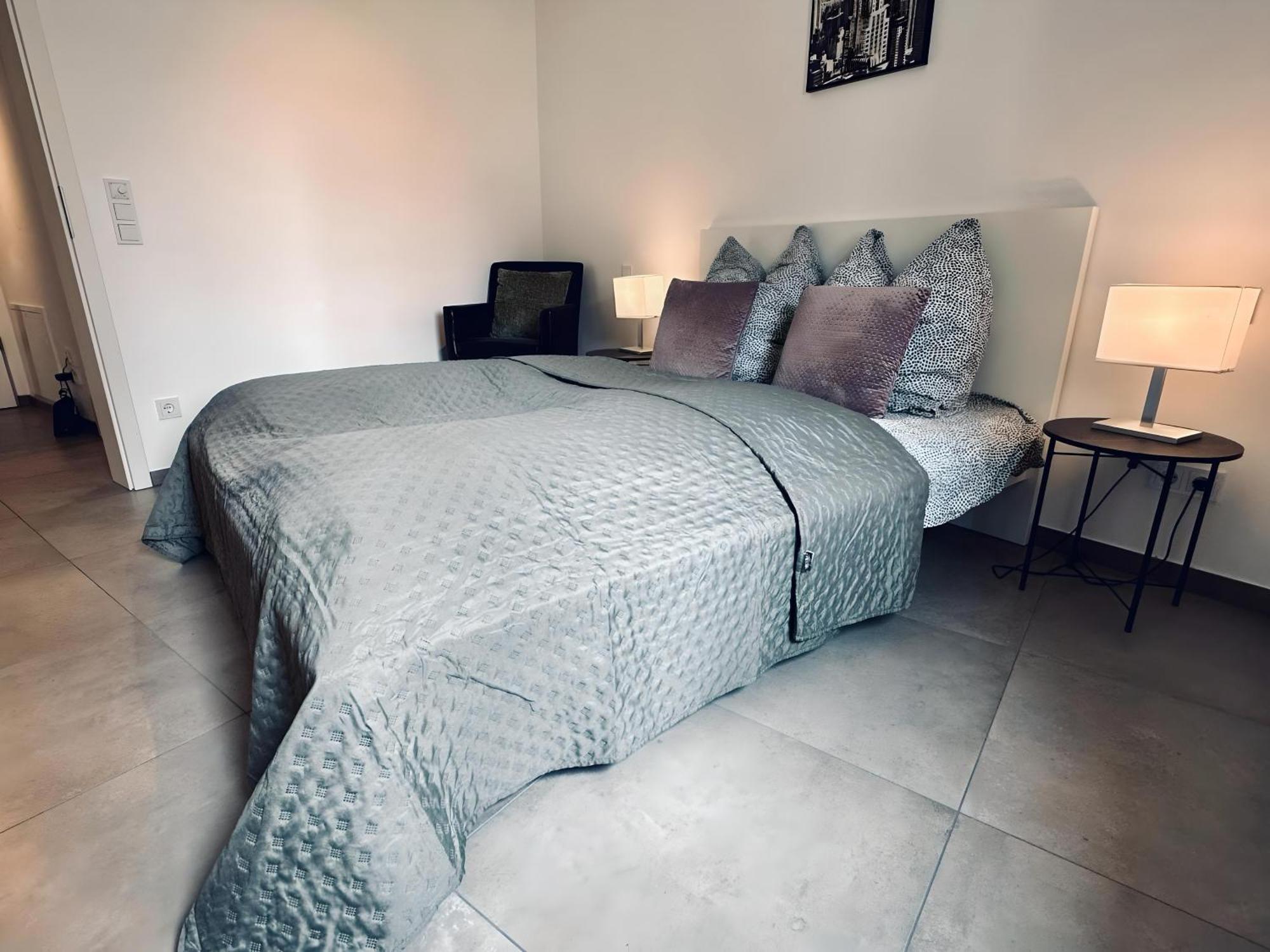 Am Citybogen - Mit Aufzug Und Loggia Apartment *